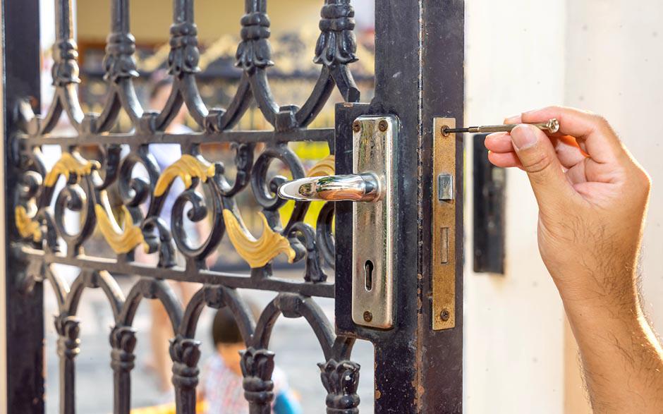 ouverture de porte claquée serrurier Le Raincy